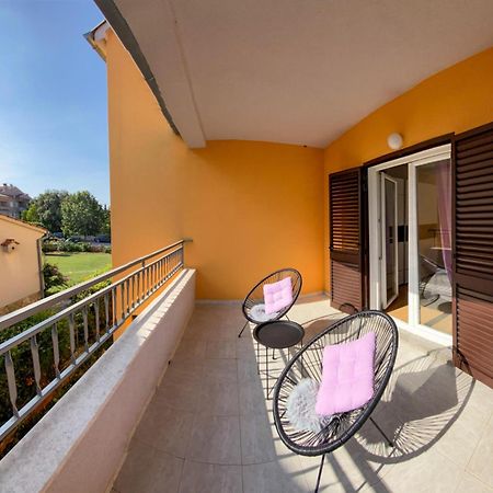 Apartments Malvina ロヴィニ エクステリア 写真