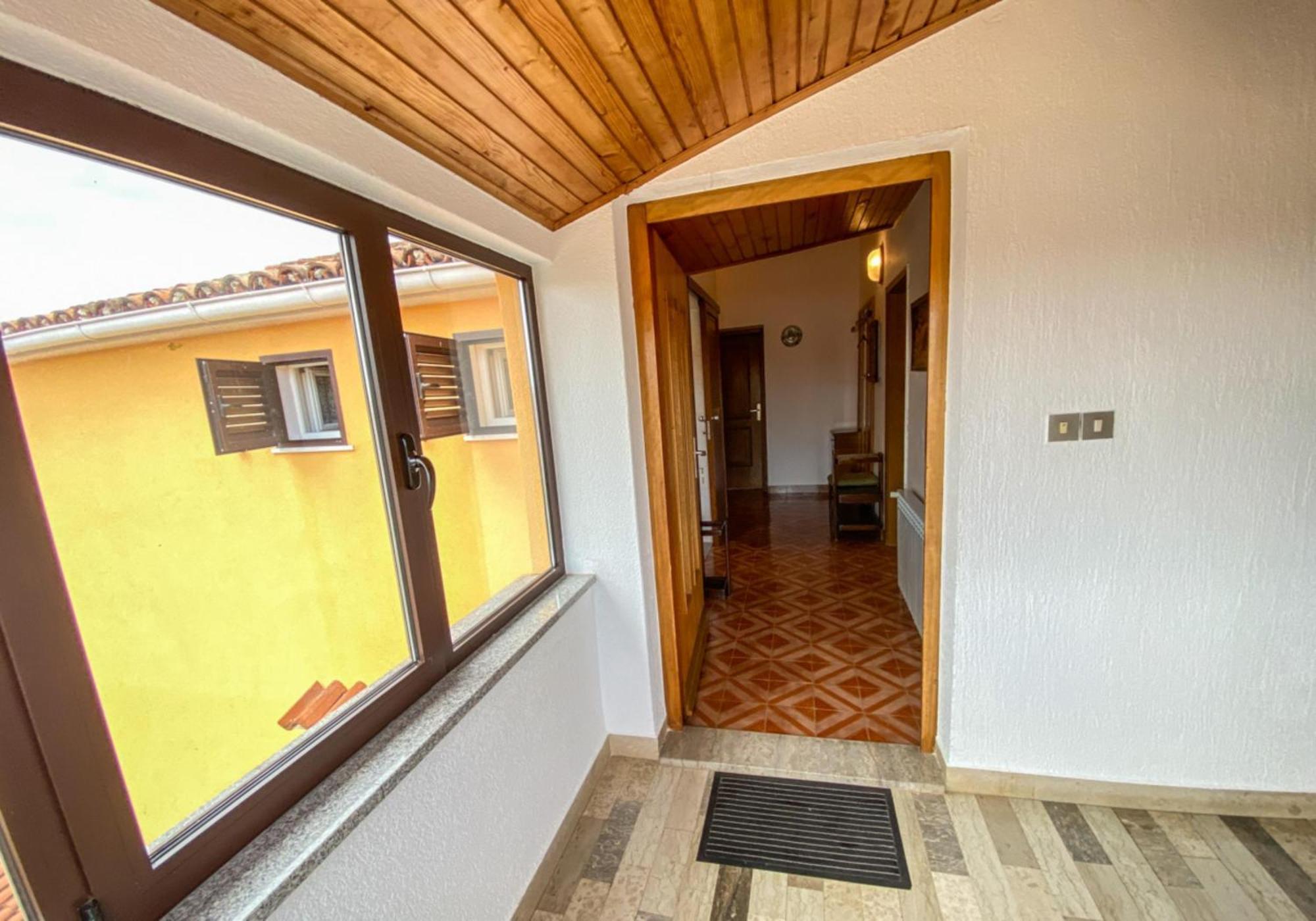Apartments Malvina ロヴィニ エクステリア 写真