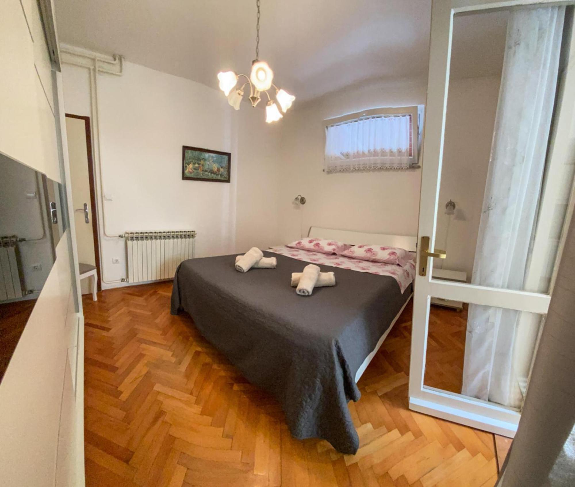 Apartments Malvina ロヴィニ エクステリア 写真