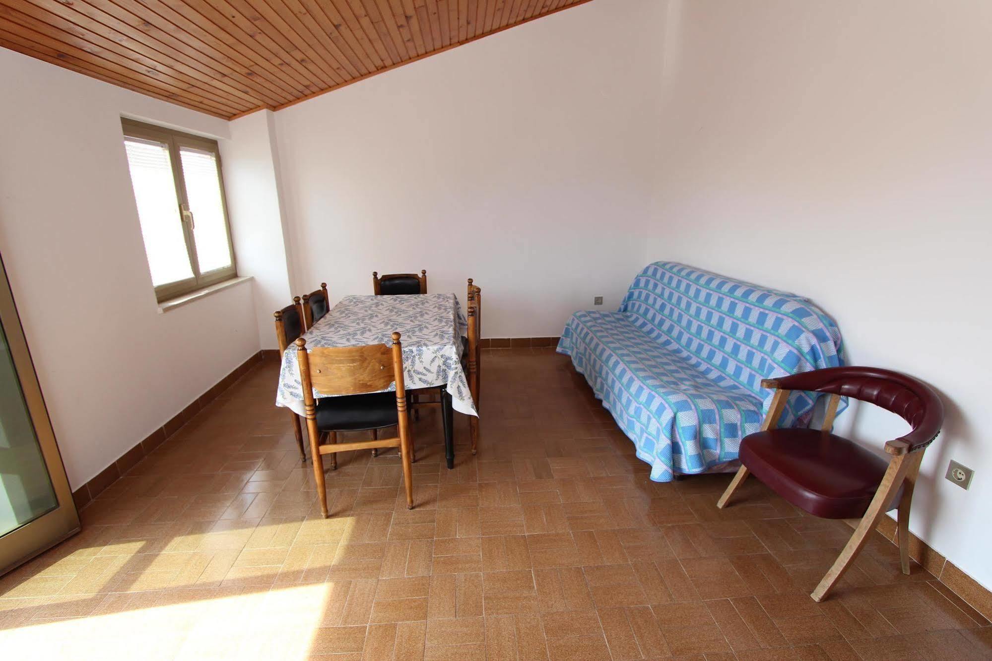 Apartments Malvina ロヴィニ エクステリア 写真